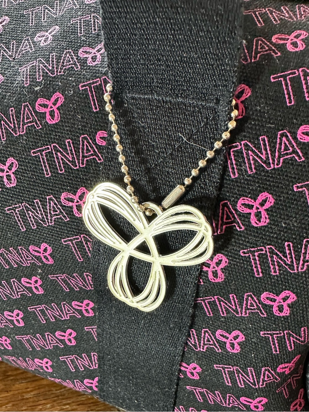 TNA Aritzia Black And Pink Canvas Sports Tote Bowler Bag With Hangtag - Picture 10 of 13
